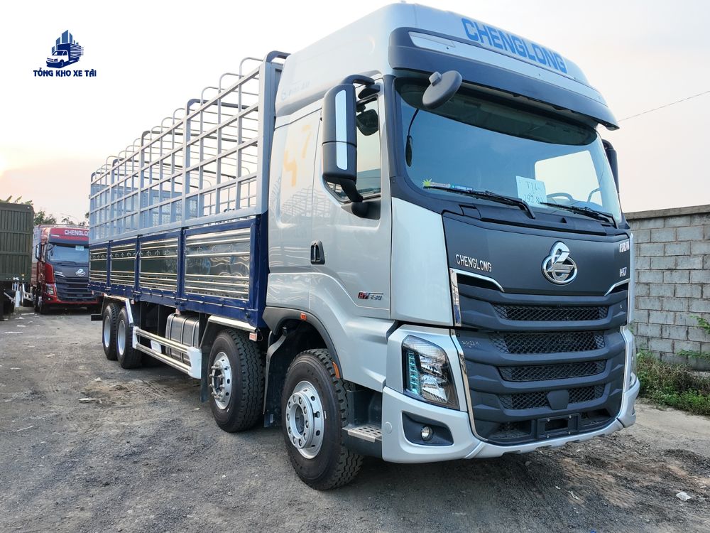 XE TẢI CHENGLONG 4 CHÂN H7 330HP THÙNG BẠT CAO 2M53 2025
